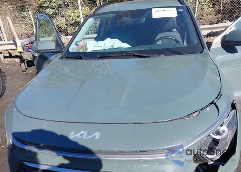 2023 Kia Niro Ex z USA, uszkodzony, nr VIN KNDCR3LE8P5036611